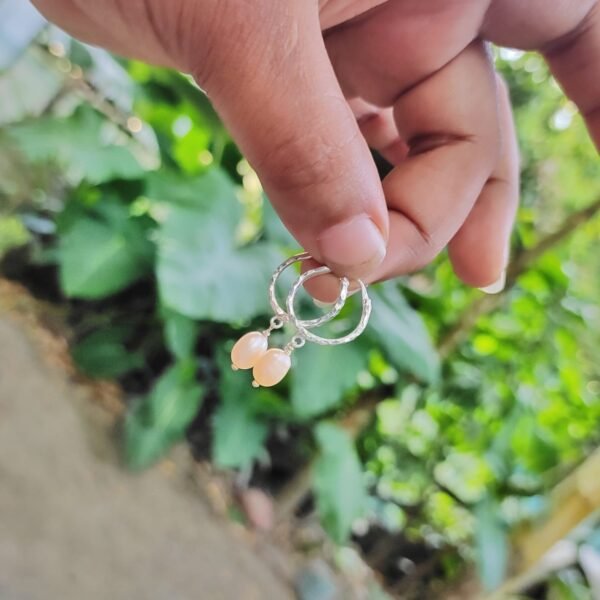 Earrings | 22k silver & pearl