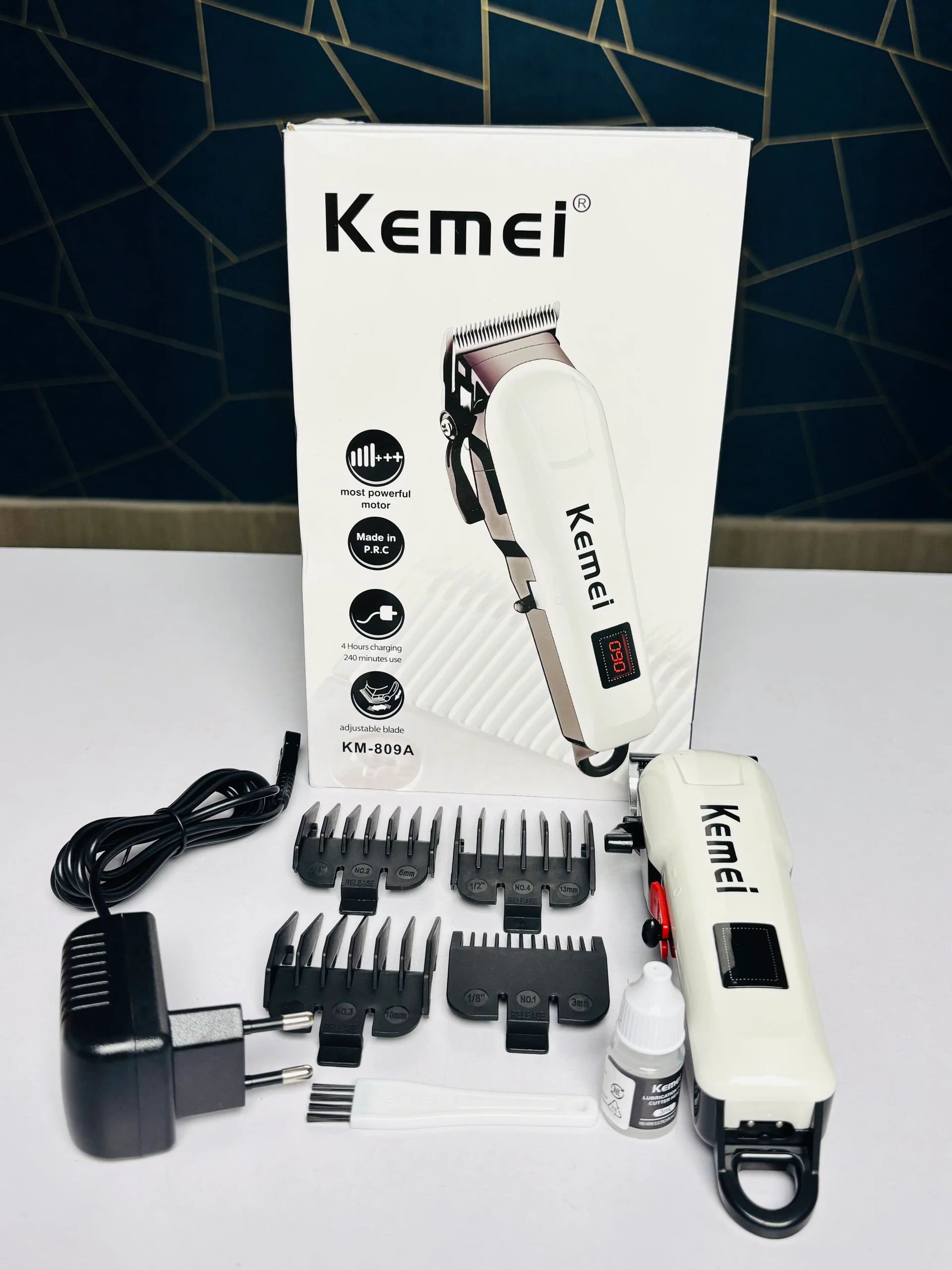 Kemei KM-809A Hair Clipper And Trimmer - Image 4